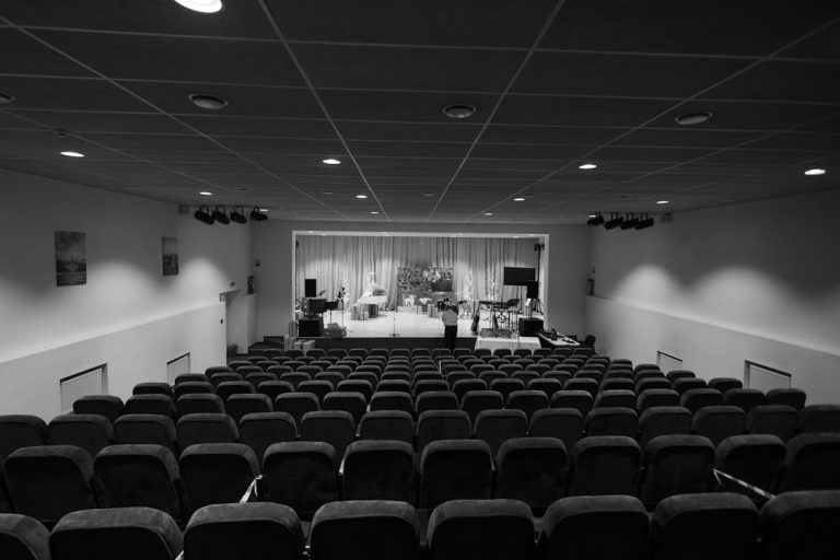 Connect with Friends at Engaging Events Found on Eventsqubee.com